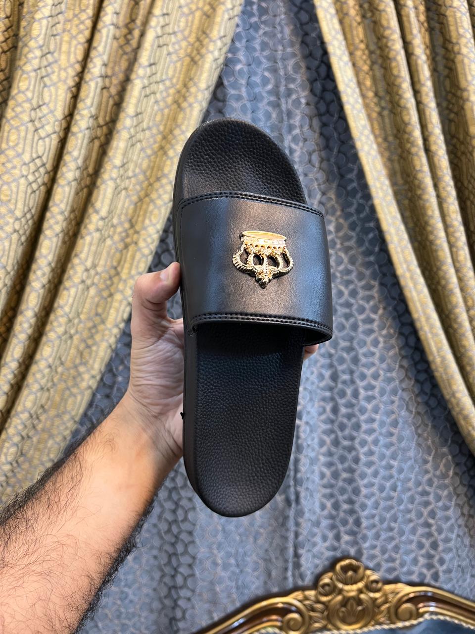 CROWN BLACK