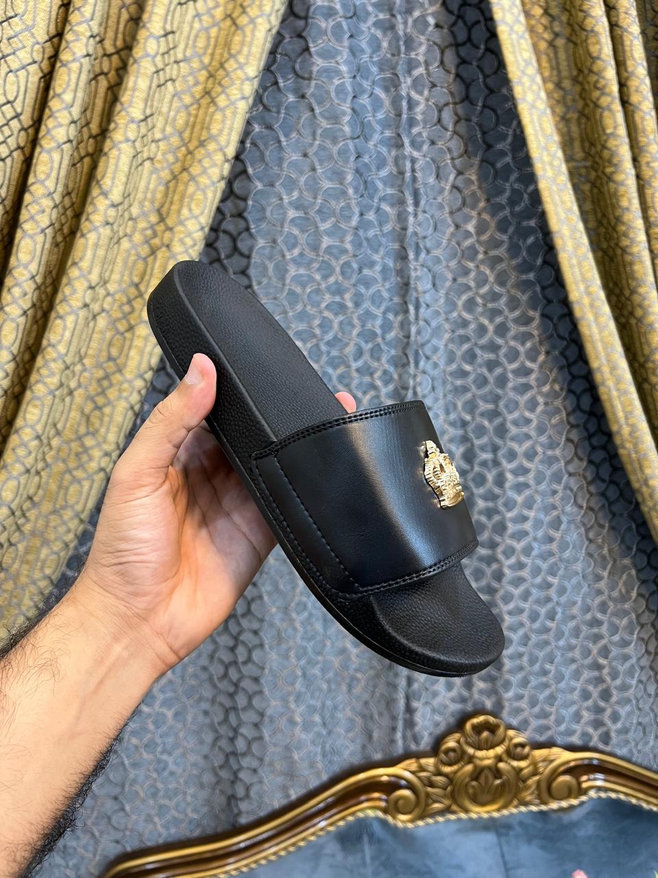 CROWN BLACK
